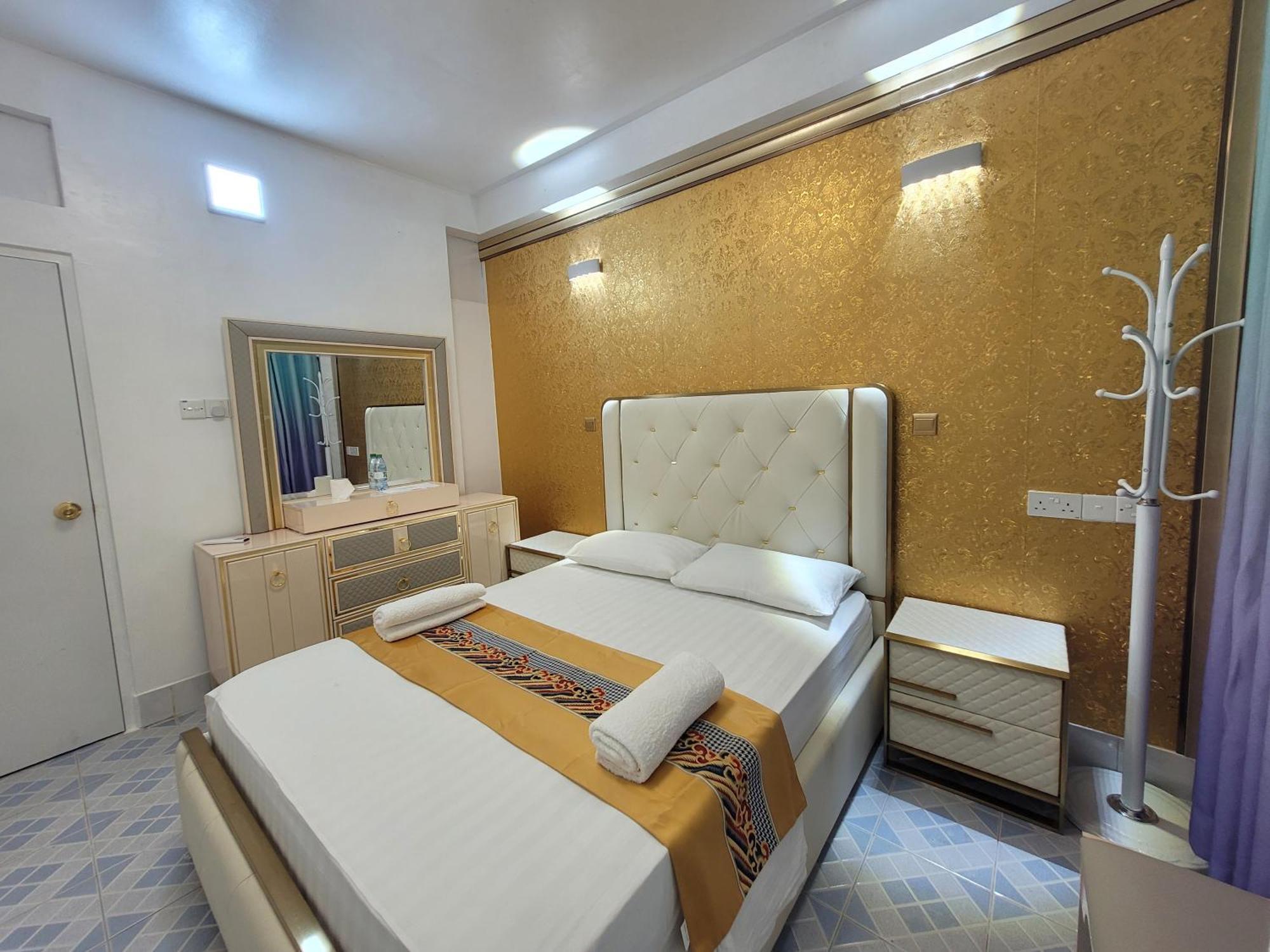 Ferienwohnung Ontrack Travel Malé Exterior foto