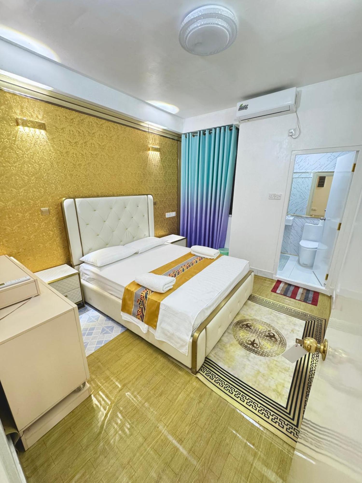 Ferienwohnung Ontrack Travel Malé Exterior foto